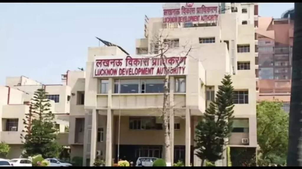 अलीगंज अग्निकांड के बाद LDA का बड़ा फैसला, नक्शा पास कराने से पहले फायर सेफ्टी शपथ पत्र अनिवार्य
