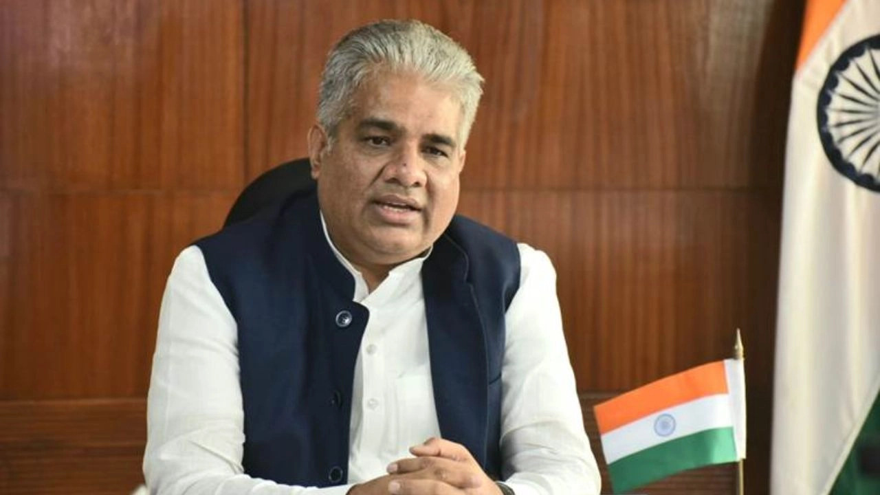 Bhupender Yadav Office Reshuffle: केंद्रीय मंत्री भूपेंद्र यादव के दफ्तर में बड़ा फेरबदल, 3 अधिकारी हटाए गए