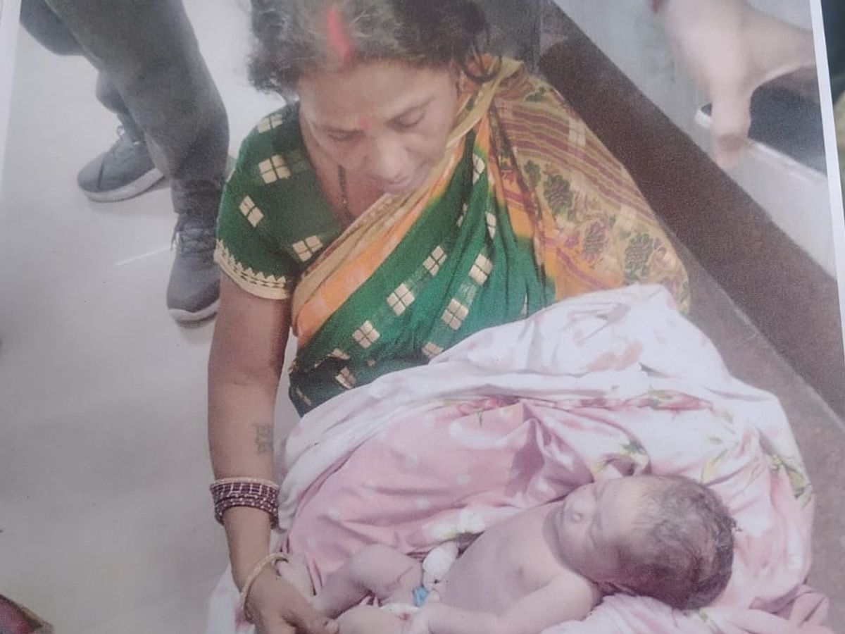 Lucknow News: लोकबंधु अस्पताल में प्रसव के दौरान नवजात की मौत, परिजनों ने डॉक्टरों पर लापरवाही का लगाया आरोप