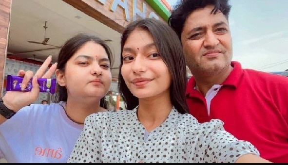 पिता की जिंदगी बचाने के लिए बेटियों ने दिखाई मिसाल, एक ने दी किडनी तो दूसरी ने किया लिवर डोनेट